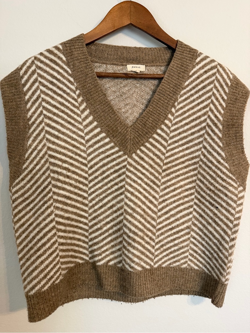 debut Neutral Chevron Knit V-Neck Vest in Taupe & Cream
